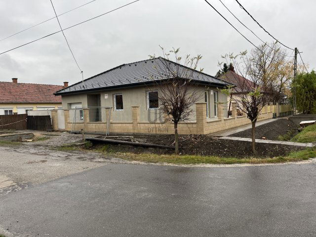 Eladó családi ház, Balmazújvárosban 129.9 M Ft, 4 szobás