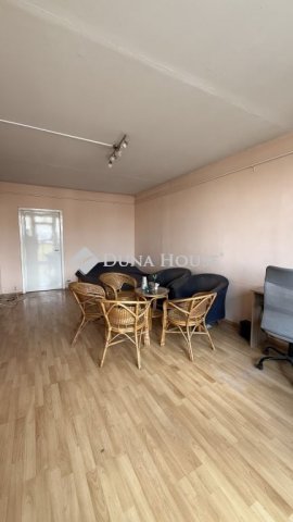 Eladó panellakás, Kaposváron 30.9 M Ft, 2 szobás