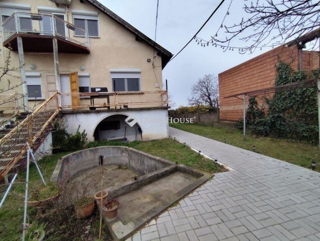 Eladó családi ház, Dunaharasztin 109.9 M Ft, 7 szobás