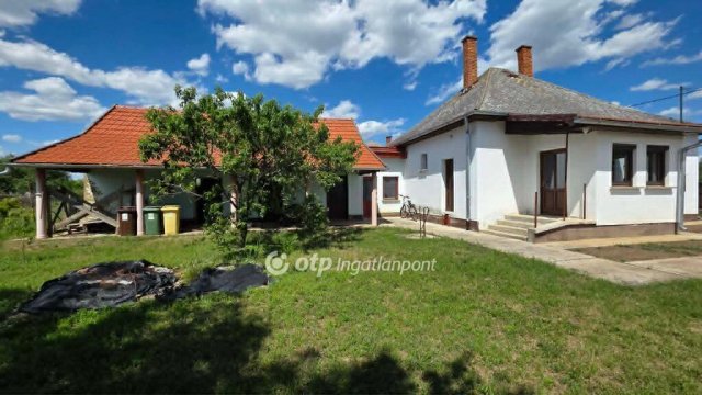 Eladó családi ház, Nádudvaron 35 M Ft, 2 szobás