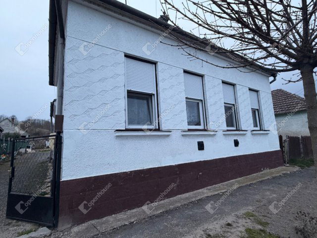 Eladó családi ház, Zalaapátin 47.8 M Ft, 3 szobás