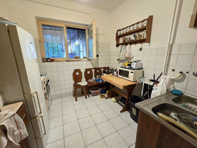 Eladó családi ház, Budapesten, IV. kerületben, Megyeri úton