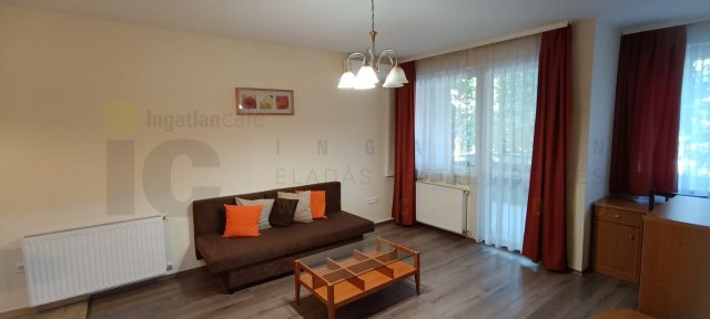 Kiadó téglalakás, albérlet, Szegeden 180 E Ft / hó, 2 szobás