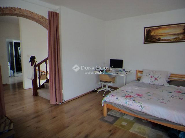 Eladó családi ház, Budapesten, III. kerületben 198 M Ft