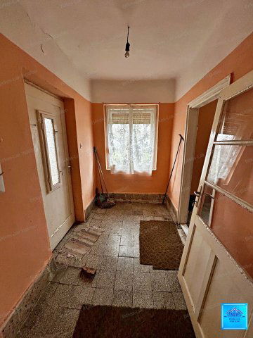 Eladó családi ház, Békésen 12.5 M Ft, 2 szobás