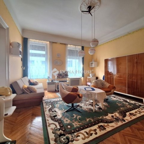 Eladó téglalakás, Budapesten, VIII. kerületben 57.9 M Ft