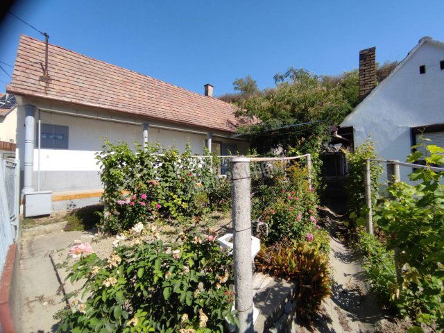 Eladó családi ház, Dunaszekcsőn 11.5 M Ft, 4 szobás