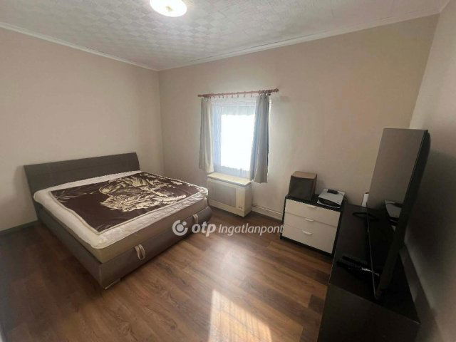 Eladó családi ház, Tápiószelén 14.9 M Ft, 2 szobás
