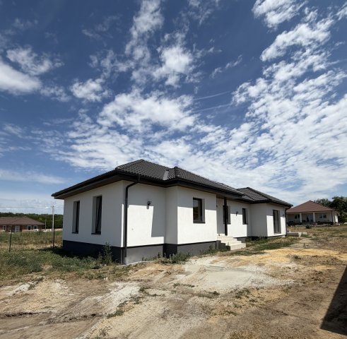Eladó családi ház, Felpécen 115 M Ft, 5 szobás