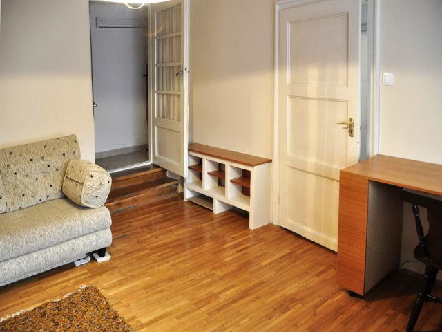 Eladó téglalakás, Pécsett, Papnövelde utcában 22.9 M Ft