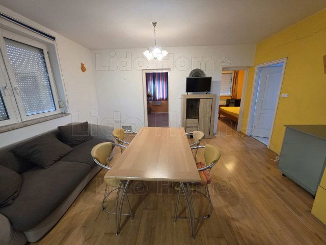 Kiadó családi ház, albérlet, Balatonfenyvesen 250 E Ft / hó