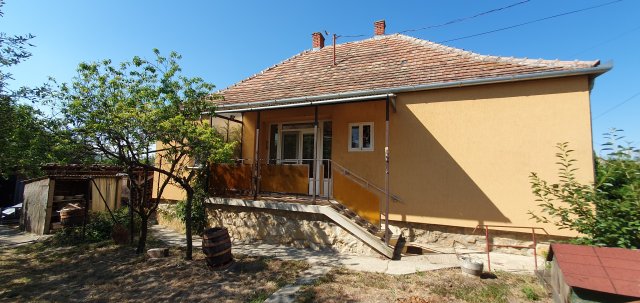 Eladó családi ház, Devecseren 32.9 M Ft, 3 szobás