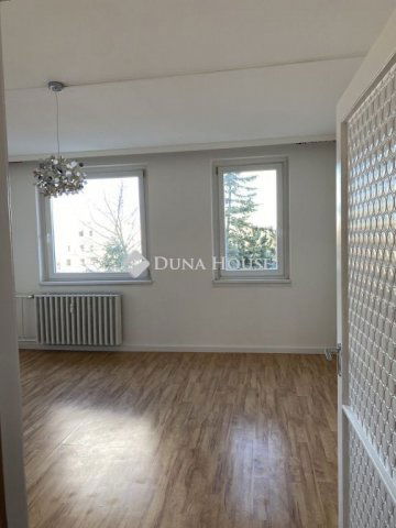 Kiadó panellakás, albérlet, Veszprémben, Haszkovó utcában