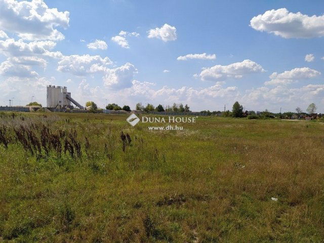 Eladó ipari ingatlan, Vecsésen 726.93 M Ft / költözzbe.hu