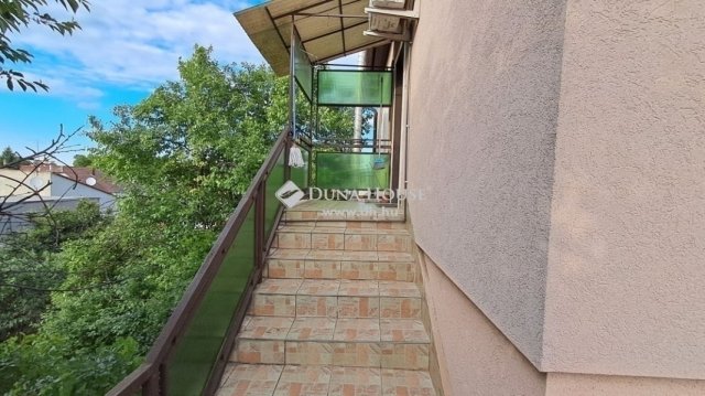 Eladó családi ház, Kecskeméten 64.8 M Ft, 6 szobás