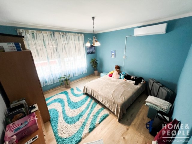 Eladó családi ház, Szegeden 83.6 M Ft, 3 szobás