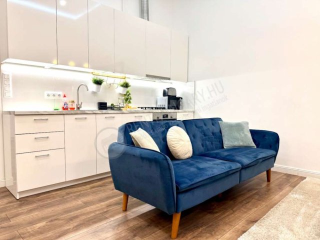 Kiadó téglalakás, albérlet, VI. kerületben, Nagymező utcában