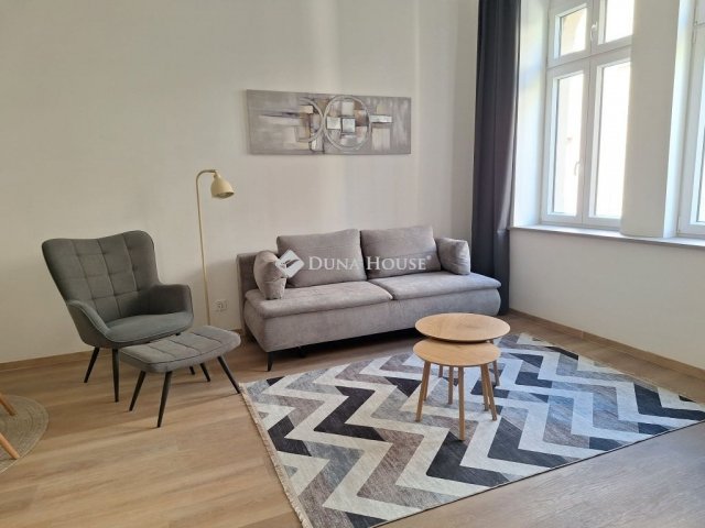 Kiadó téglalakás, albérlet, Budapesten, VII. kerületben