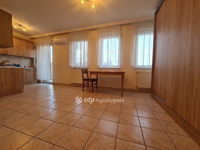 Eladó téglalakás, Hajdúszoboszlón 44.9 M Ft, 1 szobás