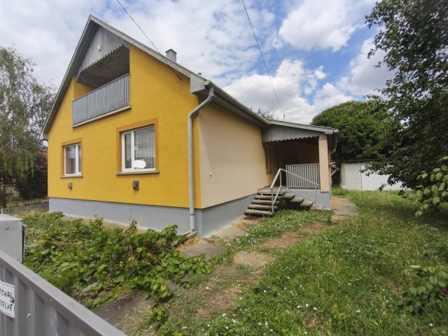 Eladó családi ház, Szentistvánon 34.9 M Ft, 3 szobás