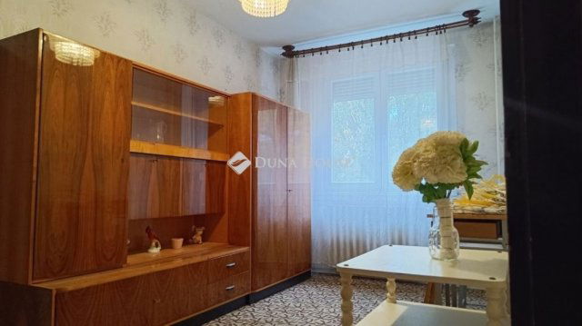 Eladó panellakás, Kecskeméten 47.4 M Ft, 2 szobás