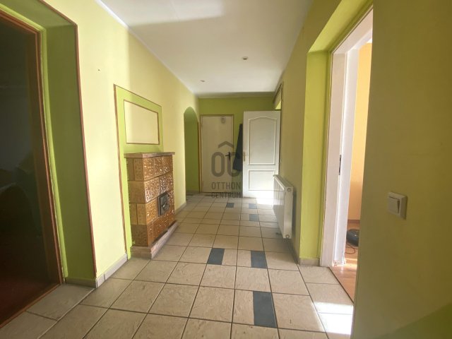 Eladó családi ház, Csörögön 62.9 M Ft, 2 szobás