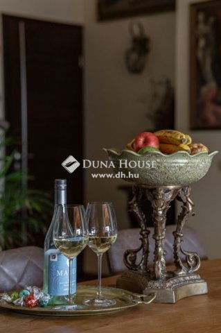 Eladó családi ház, Szentendrén 549.9 M Ft, 6 szobás