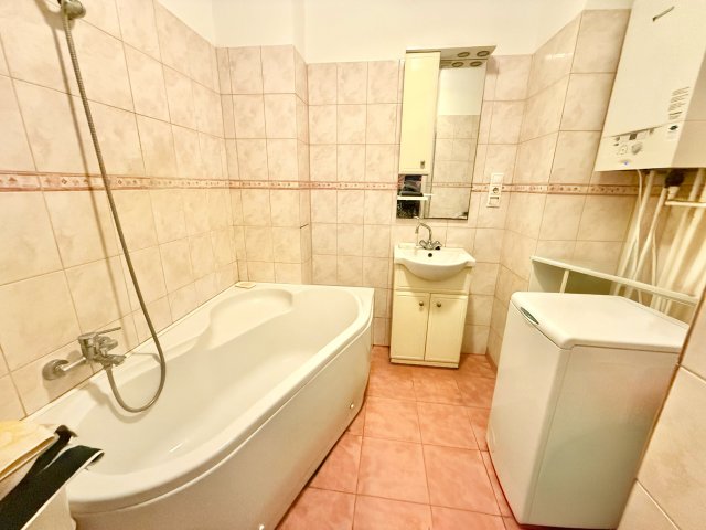 Eladó téglalakás, Szegeden 46.99 M Ft, 2 szobás