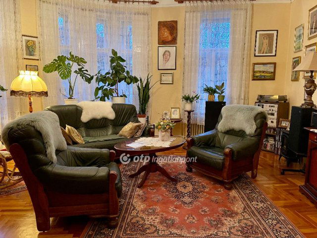 Eladó családi ház, Veszprémben 179 M Ft, 5 szobás