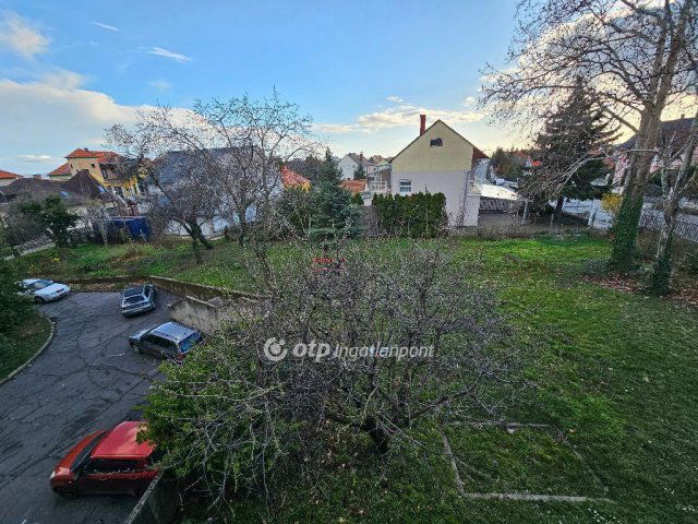 Eladó téglalakás, Balatonfüreden 99 M Ft, 3 szobás