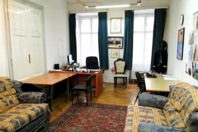 Kiadó téglalakás, albérlet, V. kerületben, Semmelweis utcában