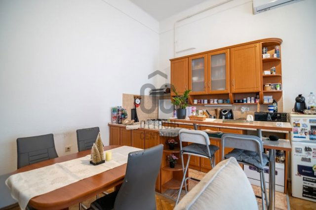 Eladó téglalakás, Budapesten, VI. kerületben 87.8 M Ft, 3 szobás