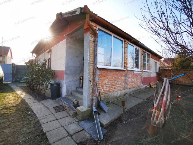 Eladó családi ház, Jászfelsőszentgyörgyön, Fő úton 18.9 M Ft
