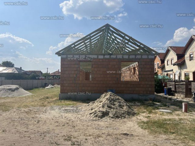 Eladó családi ház, Taksonyon 129 M Ft, 5 szobás