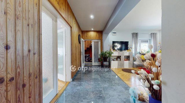 Eladó családi ház, Encsen 63.5 M Ft, 7 szobás