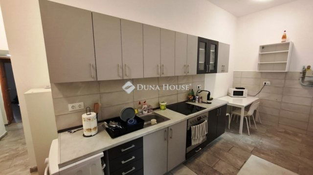 Eladó téglalakás, Budapesten, VII. kerületben 68.9 M Ft