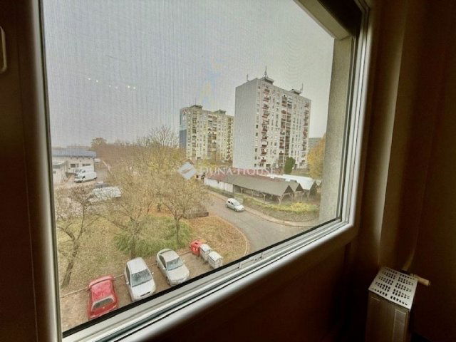 Eladó panellakás, Pécsett 49 M Ft, 3 szobás