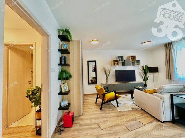 Eladó téglalakás, Budapesten, VIII. kerületben 74 M Ft, 2 szobás