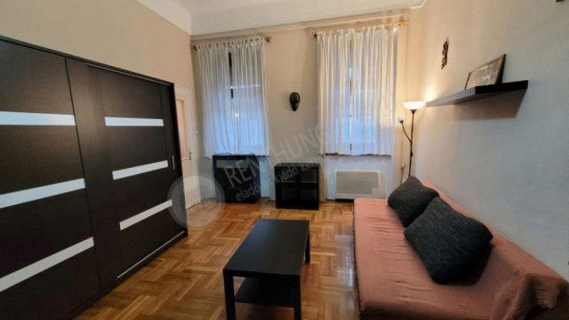 Kiadó téglalakás, albérlet, VII. kerületben, Dohány utcában