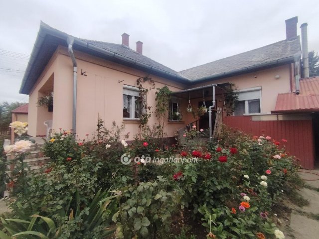 Eladó családi ház, Fehérgyarmaton 38.5 M Ft, 2 szobás