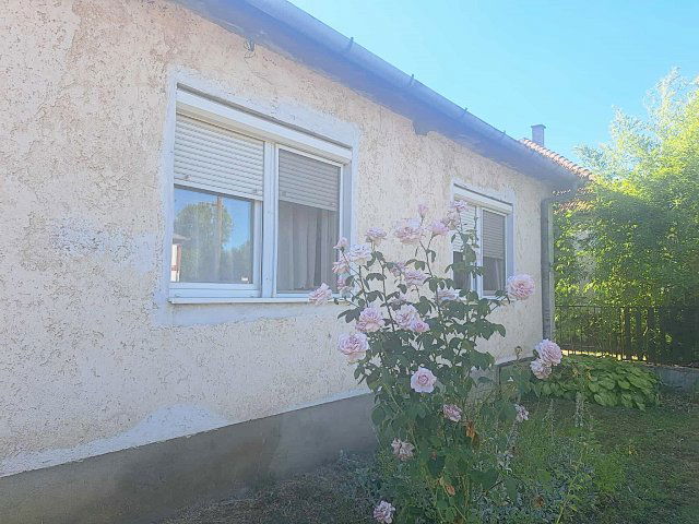 Eladó családi ház, Nyíregyházán 30 M Ft, 2+1 szobás