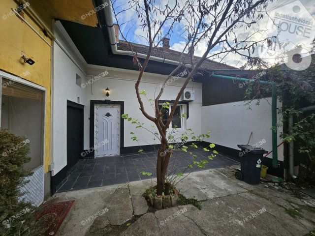 Eladó családi ház, Kecskeméten 38.9 M Ft, 1 szobás