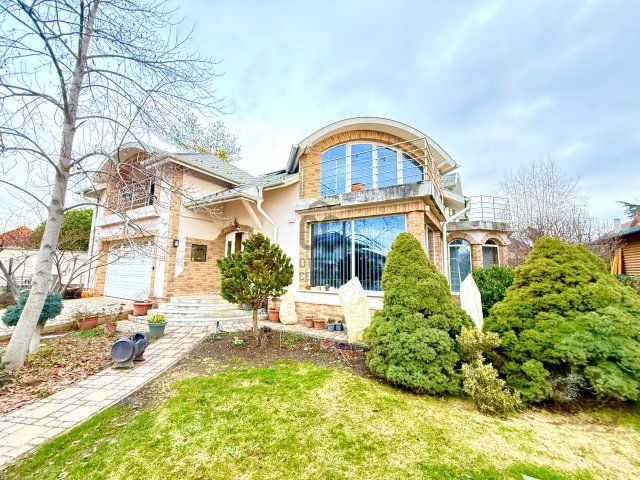 Eladó családi ház, Dunakeszin 269.9 M Ft, 5 szobás