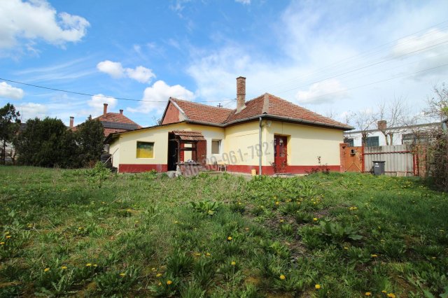 Eladó családi ház, Sarkadon 7.5 M Ft, 2 szobás