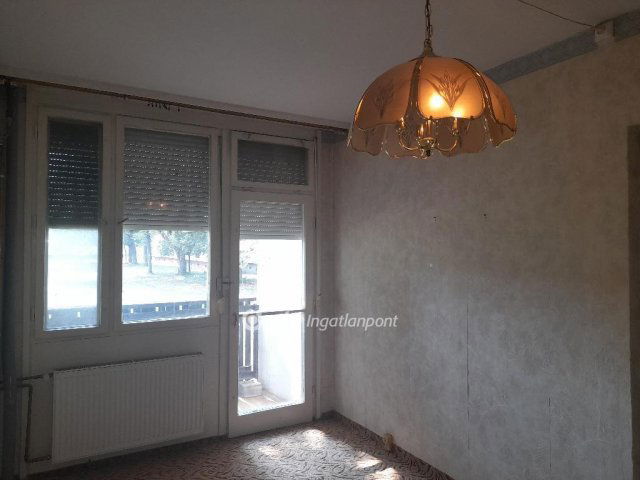 Eladó panellakás, Mezőhegyesen 14.9 M Ft, 2+1 szobás