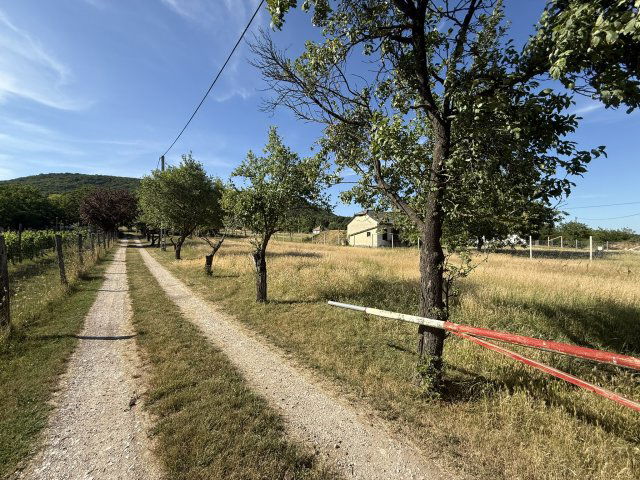 Eladó nyaraló, Csákváron 9.9 M Ft, 2 szobás