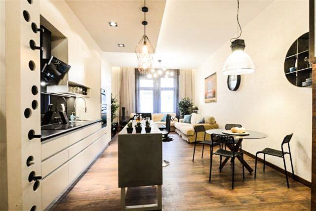 Kiadó téglalakás, albérlet, V. kerületben, Petőfi Sándor utcában