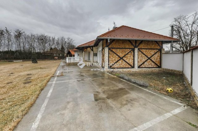 Eladó családi ház, Kecskeméten 119.8 M Ft, 5 szobás