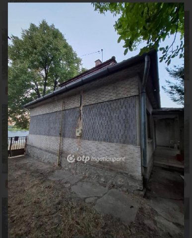 Eladó családi ház, Teklafalun 9.2 M Ft, 2 szobás