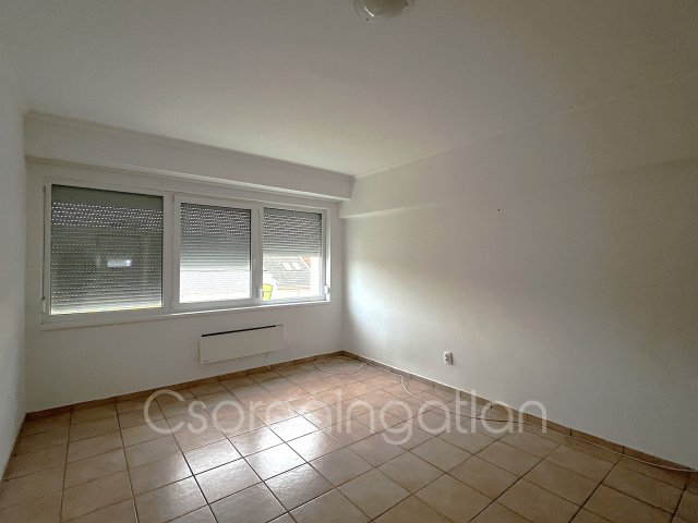 Kiadó téglalakás, albérlet, Kapuváron 85 E Ft / hó, 1 szobás